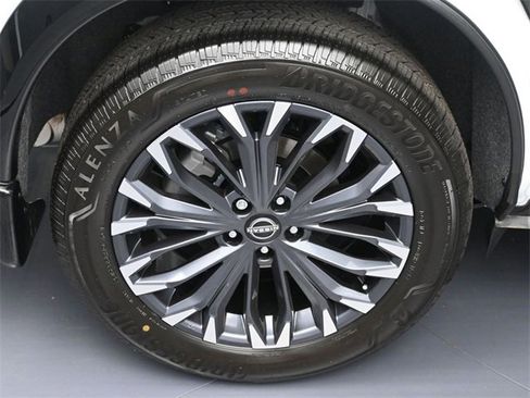 New 2025 Nissan Rogue Platinum w/ Platinum Premium Package image 5