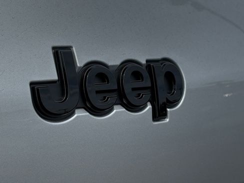 New 2026 Jeep Grand Cherokee L 2WD image 9