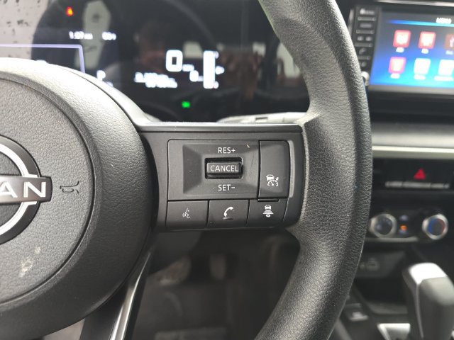 Used 2025 Nissan Kicks S FWD image 16