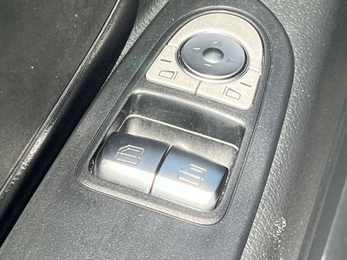 Used 2023 Mercedes-Benz Metris Passenger image 18
