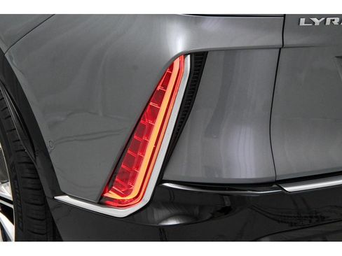 Used 2023 Cadillac Lyriq 2WD image 27