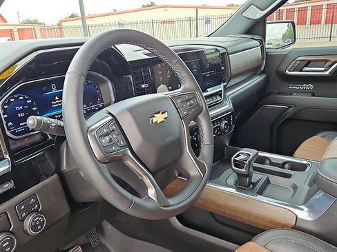 Used 2023 Chevrolet Silverado 1500 High Country w/ Technology Package RWD image 13