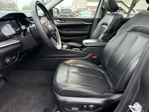 Used 2022 Jeep Grand Cherokee L Limited image 22