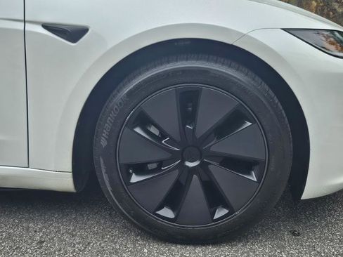 Used 2024 Tesla Model 3 Standard Range RWD image 17