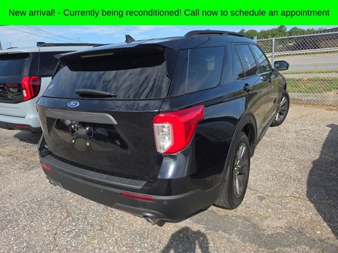 Used 2024 Ford Explorer XLT w/ Equipment Group 202A RWD image 6