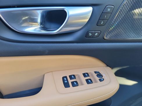 Used 2024 Volvo V60 B5 Cross Country Ultimate image 18