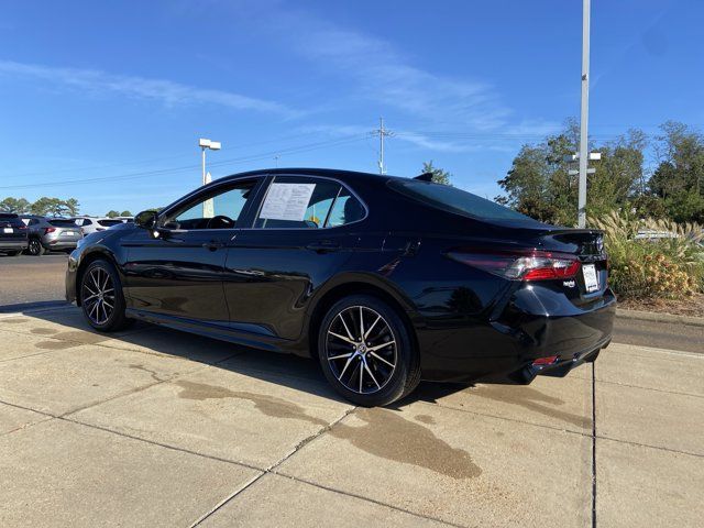 Used 2024 Toyota Camry SE FWD image 8