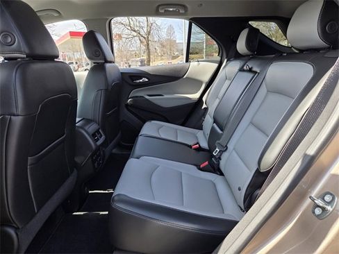 Used 2018 Chevrolet Equinox Premier image 14