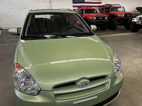 Used 2010 Hyundai Accent GS image 27