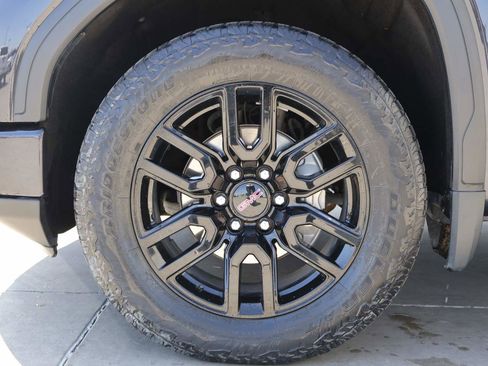 Used 2023 GMC Sierra 1500 Elevation w/ X31 Off-Road Package AWD/4WD image 6