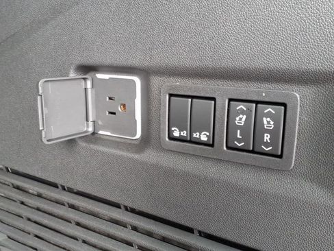 New 2026 Chevrolet Suburban Premier w/ Sun And Tow Package AWD/4WD image 15