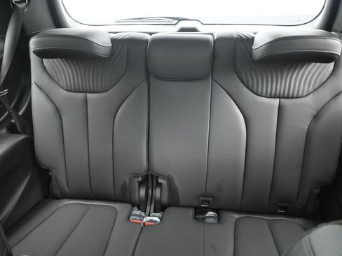 Used 2025 Hyundai Palisade Calligraphy FWD image 12