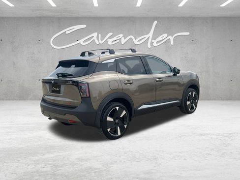 New 2026 Nissan Kicks SR w/ Cold Weather Package image 16