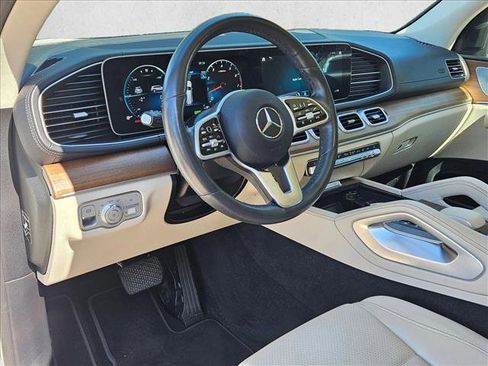 Used 2022 Mercedes-Benz GLS 450 4MATIC image 9