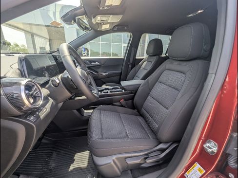 New 2026 Chevrolet Equinox LT w/ Safety and Technology Package AWD/4WD image 12