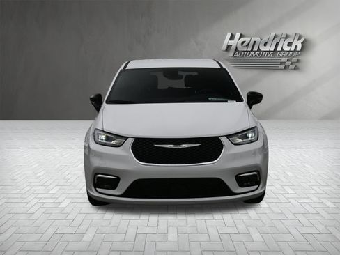 New 2026 Chrysler Pacifica Select image 5