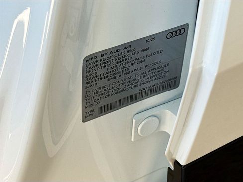Certified 2025 Audi Q5 Premium w/ Convenience Package AWD/4WD image 32