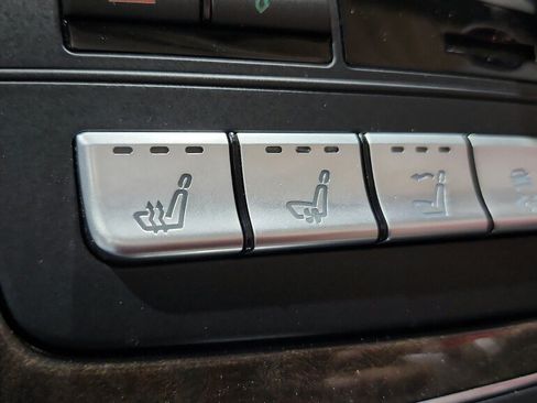 Used 2013 Mercedes-Benz SL 550 image 30