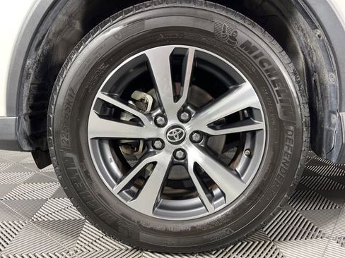 Used 2018 Toyota RAV4 XLE image 12