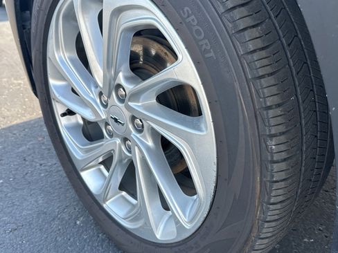 Used 2023 Chevrolet Bolt EUV LT image 5