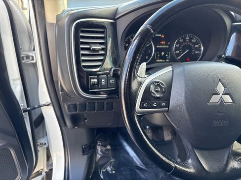 Used 2015 Mitsubishi Outlander GT image 13