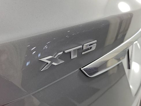 Certified 2025 Cadillac XT5 Luxury FWD image 5