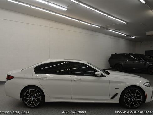Used 2023 BMW 530e w/ M Sport Package RWD image 10