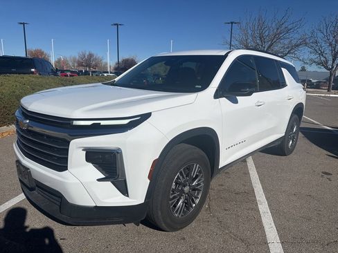 Certified 2025 Chevrolet Traverse LT image 6