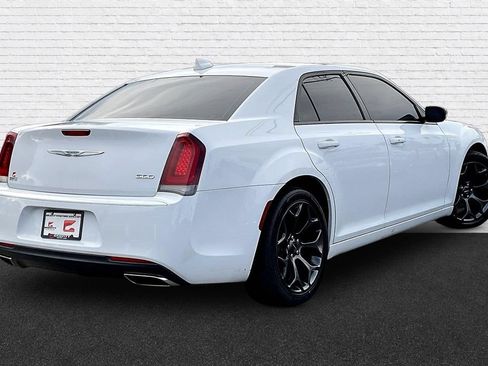 Used 2018 Chrysler 300 Touring w/ Sport Appearance Package RWD image 6