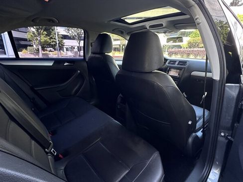Used 2013 Volkswagen Jetta SE image 14