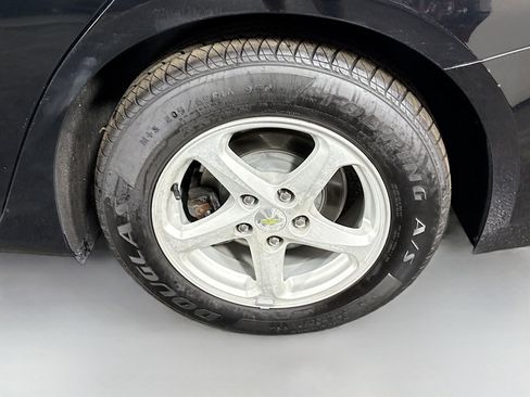 Used 2017 Chevrolet Malibu LS image 37