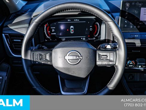 Used 2025 Nissan Rogue Platinum image 26