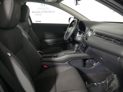 Used 2019 Honda HR-V LX image 6