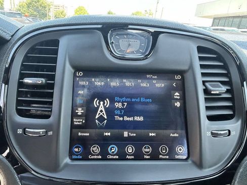 Used 2022 Chrysler 300 S RWD image 15