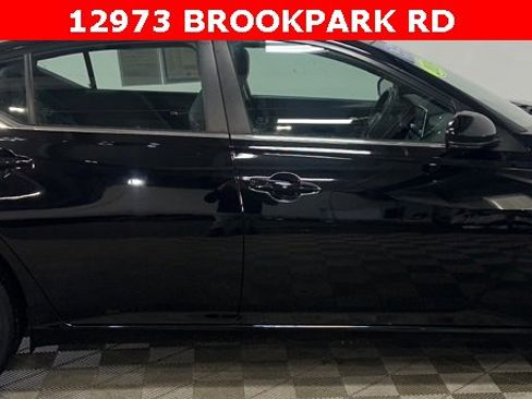 Used 2019 Nissan Altima 2.5 SR w/ SR Premium Package image 4