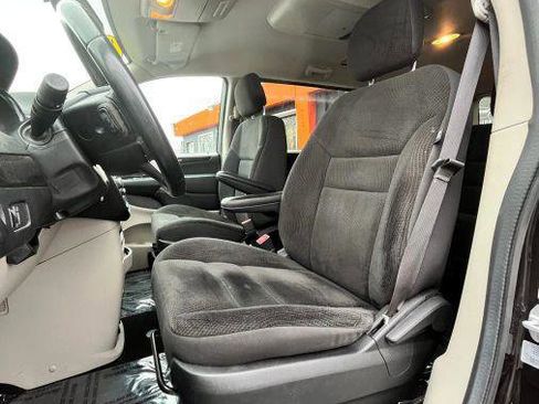 Used 2017 Dodge Grand Caravan SE w/ Power Window Group image 9