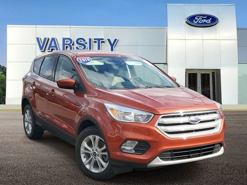 Certified 2019 Ford Escape SE image 1