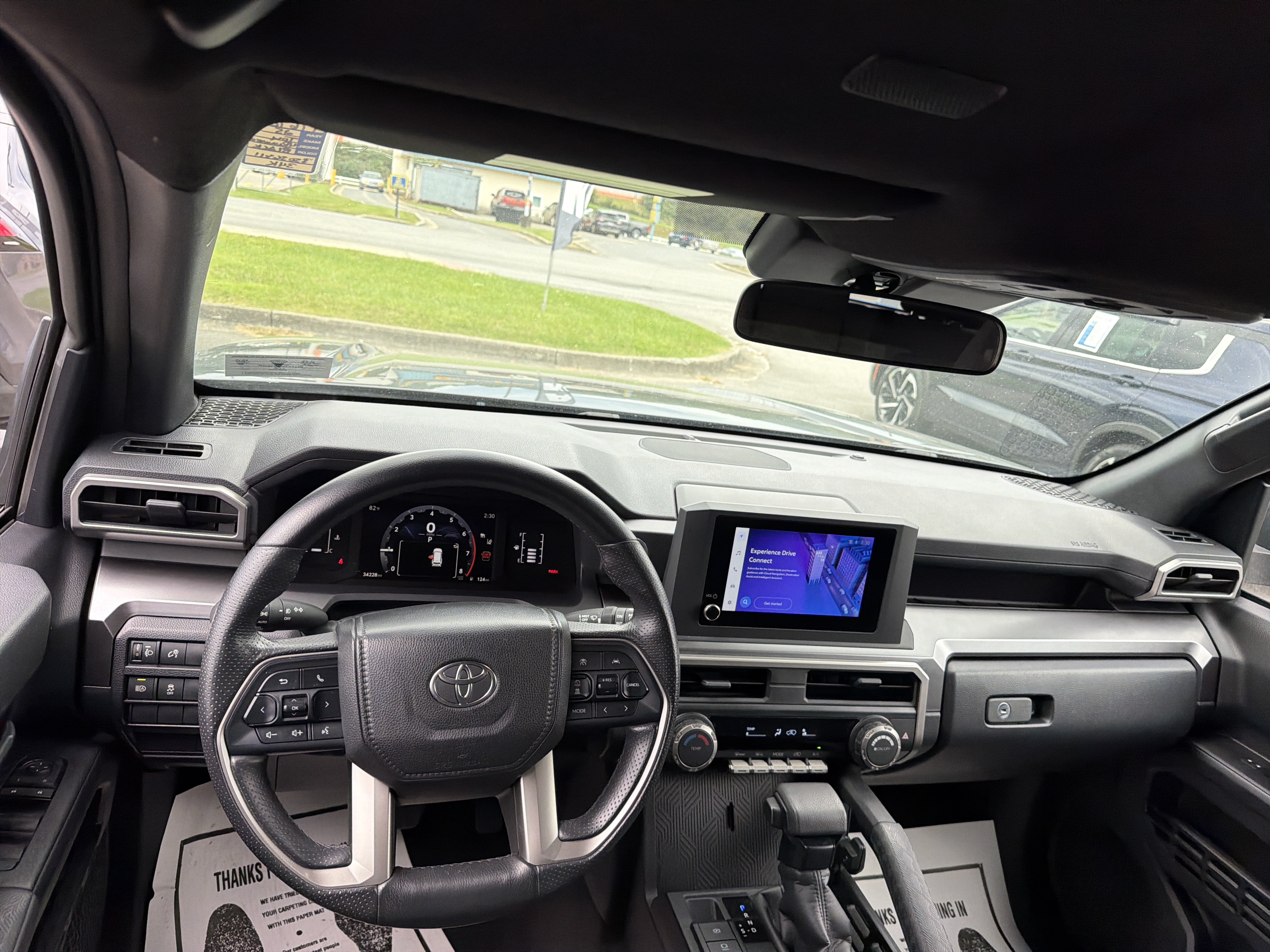 Used 2025 Toyota 4Runner SR5 AWD/4WD image 14