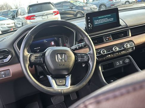 Certified 2024 Honda Pilot Elite image 13