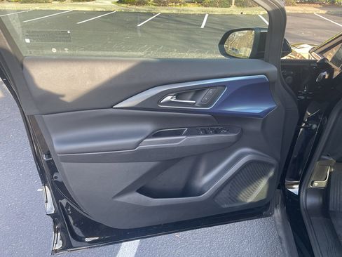 Used 2025 Chevrolet Equinox EV LT w/ Convenience Package image 15