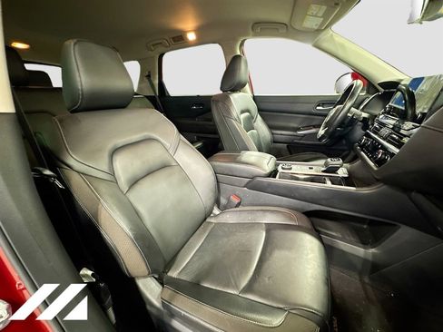 Used 2022 Nissan Pathfinder SL w/ SL Black Package AWD/4WD image 30