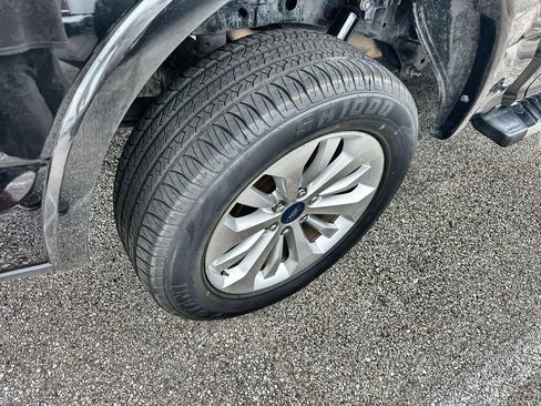 Used 2015 Ford F150 Lariat w/ Equipment Group 501A Mid AWD/4WD image 11