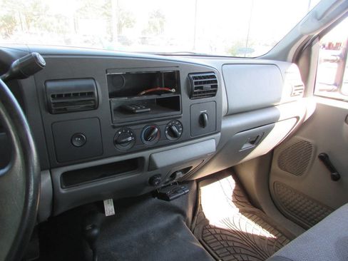 Used 2006 Ford F250 Lariat image 27