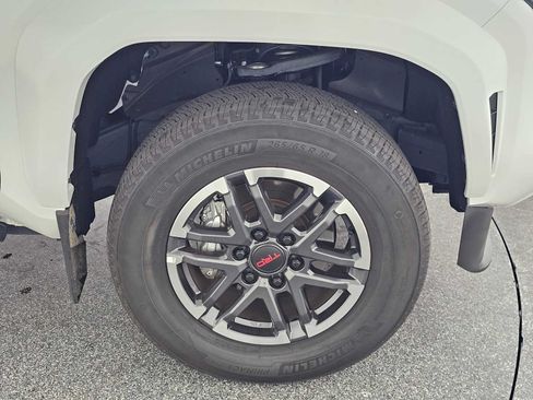 Used 2024 Toyota Tacoma TRD Sport AWD/4WD image 9