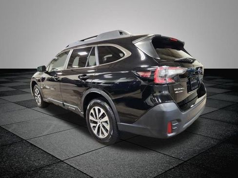 Used 2022 Subaru Outback Premium image 6
