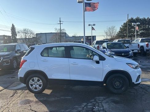 Used 2017 Chevrolet Trax LS image 4