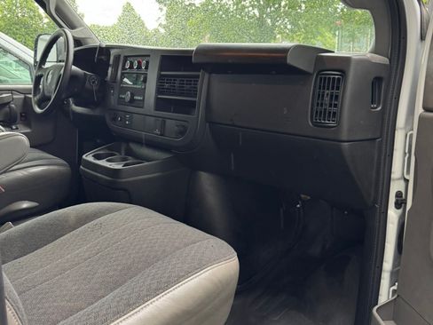 Used 2024 GMC Savana 2500 w/ Driver Convenience Package RWD image 10