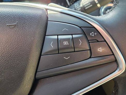 Used 2018 Cadillac XT5 FWD image 34
