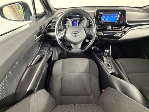 Used 2018 Toyota C-HR XLE FWD image 30
