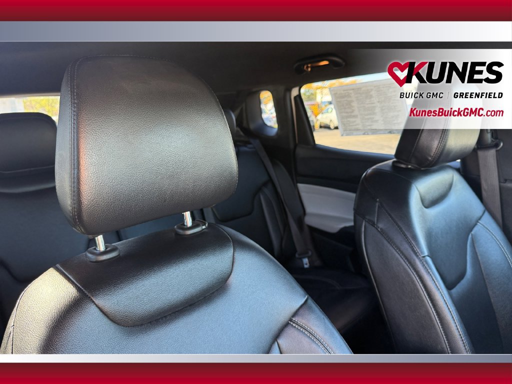 Used 2025 Jeep Compass Limited AWD/4WD image 40